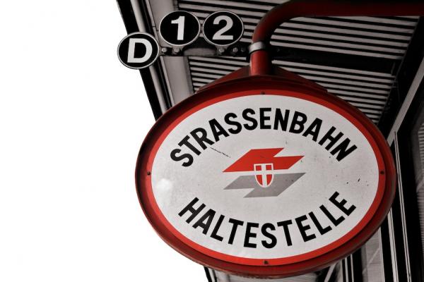 Wien: Strassenbahnhaltestelle